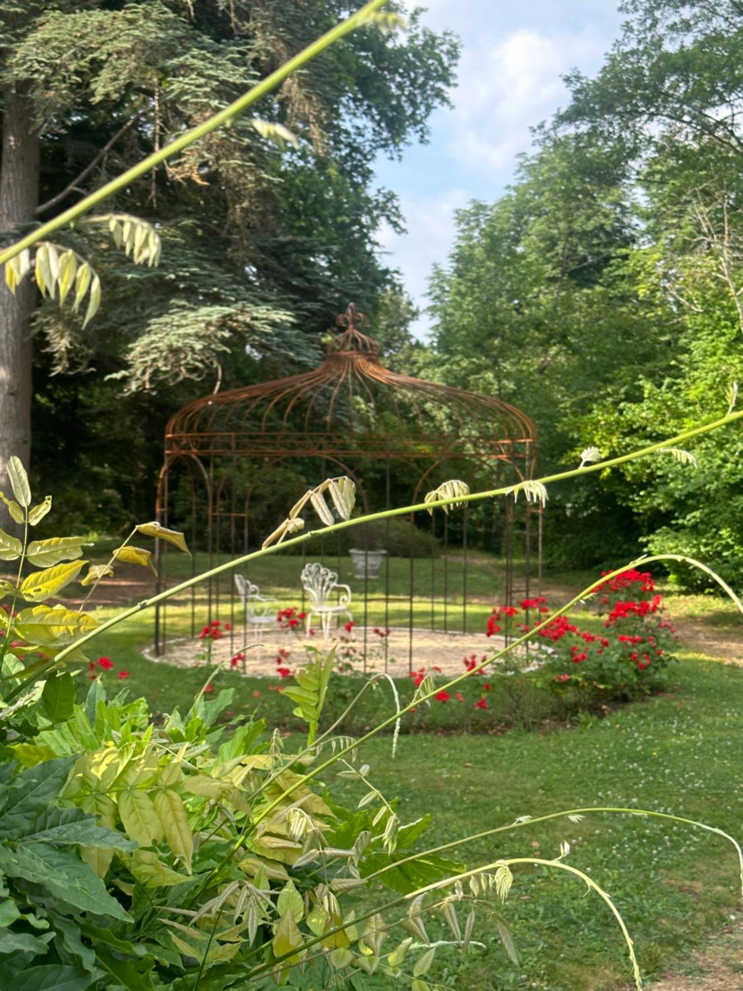 Bed and Breakfast Le Moulin De Francueil Экстерьер фото